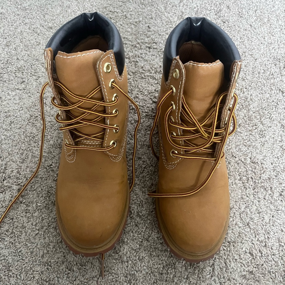 Women’s off brand Timberland Tan Boots-SafeTStep